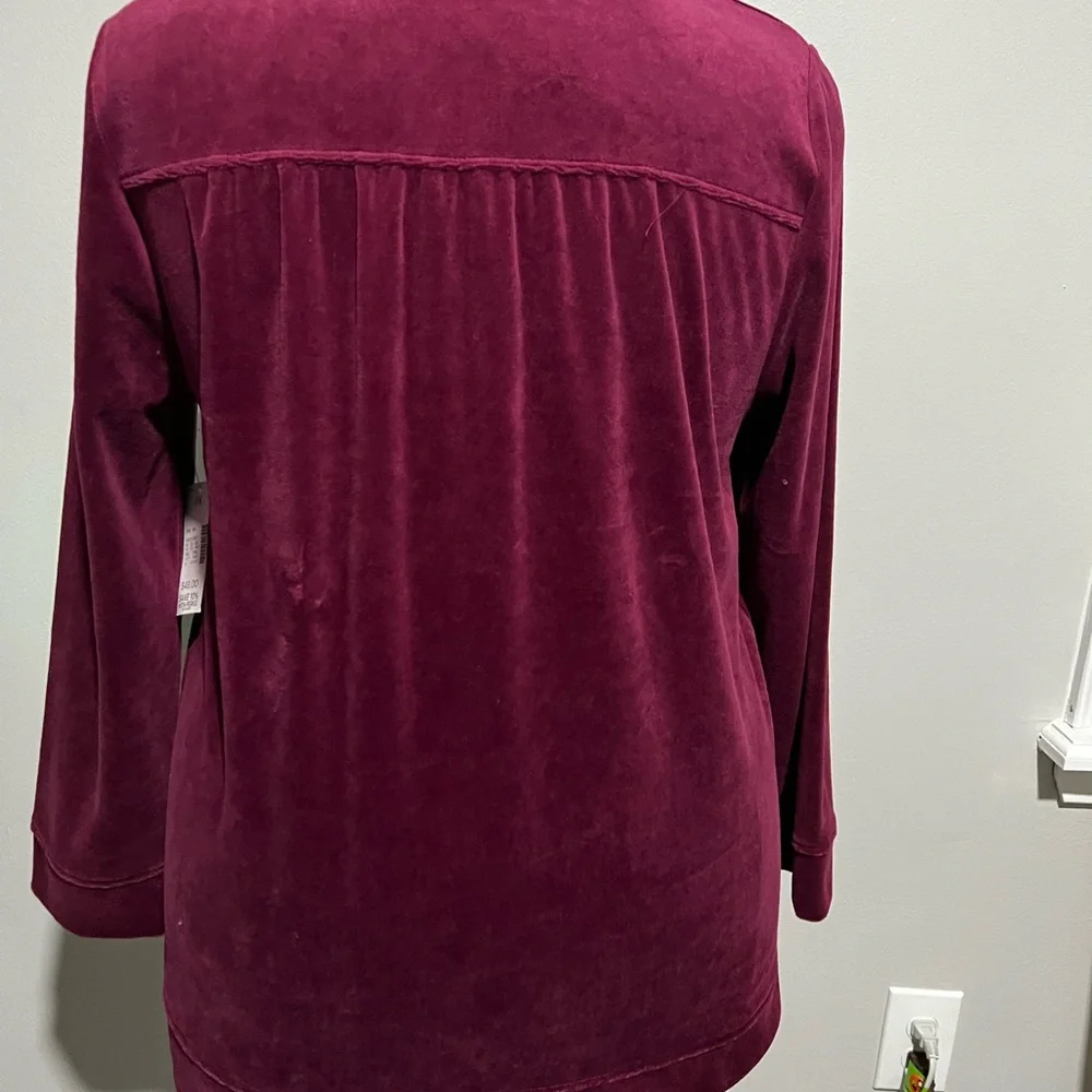 Plus Size Top - Picture 3 of 4